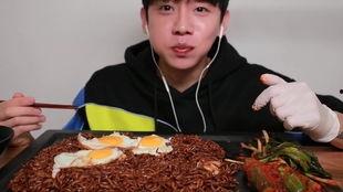 娱乐吃瓜酱10,揭秘娱乐圈最新热点,带你领略明星幕后故事 第3张 娱乐吃瓜酱10,揭秘娱乐圈最新热点,带你领略明星幕后故事 第3张