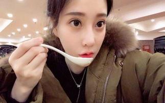 吃瓜网红本人图片,揭秘吃瓜网红的神秘面纱  第2张