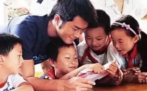 扒爷爆料香港娱乐圈,香港娱乐圈幕后风云 第2张 扒爷爆料香港娱乐圈,香港娱乐圈幕后风云 第2张