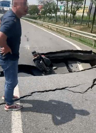 爆料机车女骑手视频,机车女骑手英勇瞬间，视频曝光引网友热议