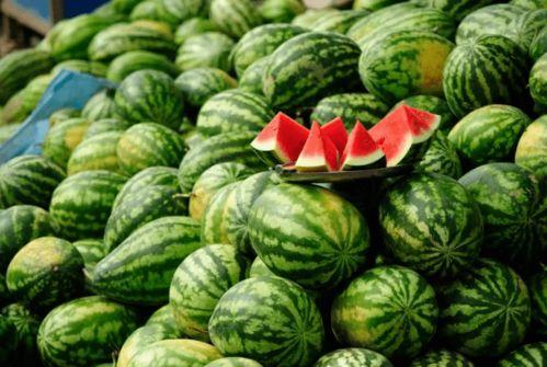 威海吃瓜网红事件真相是真的吗,真相揭秘，还原事件始末